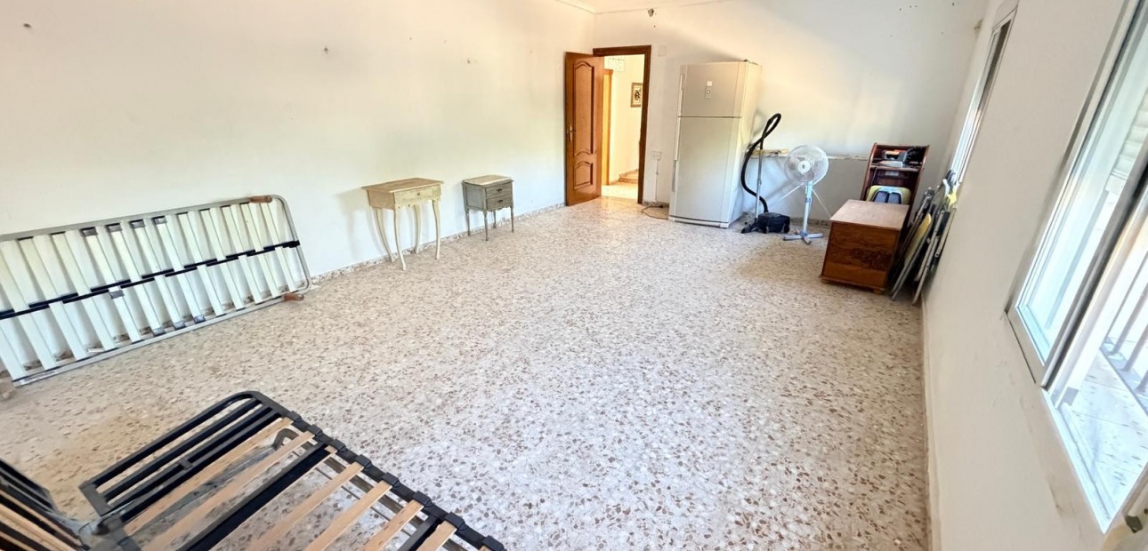 Sale - Detached Villa -
Crevillente
