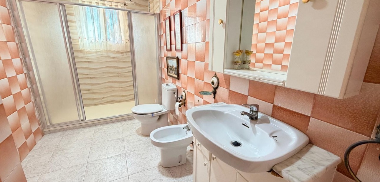 Sale - Detached Villa -
Crevillente