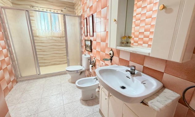 Sale - Detached Villa -
Crevillente