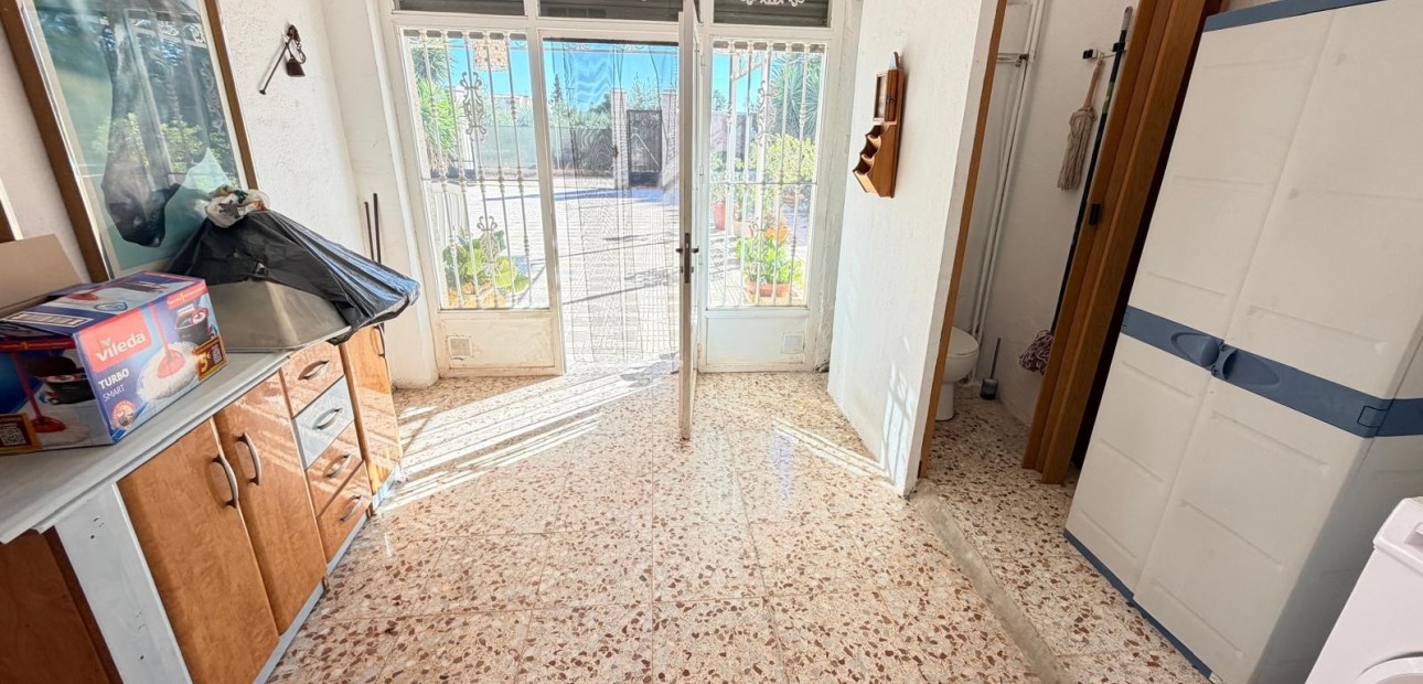 Sale - Detached Villa -
Crevillente