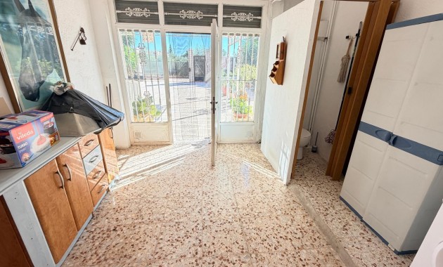 Sale - Detached Villa -
Crevillente