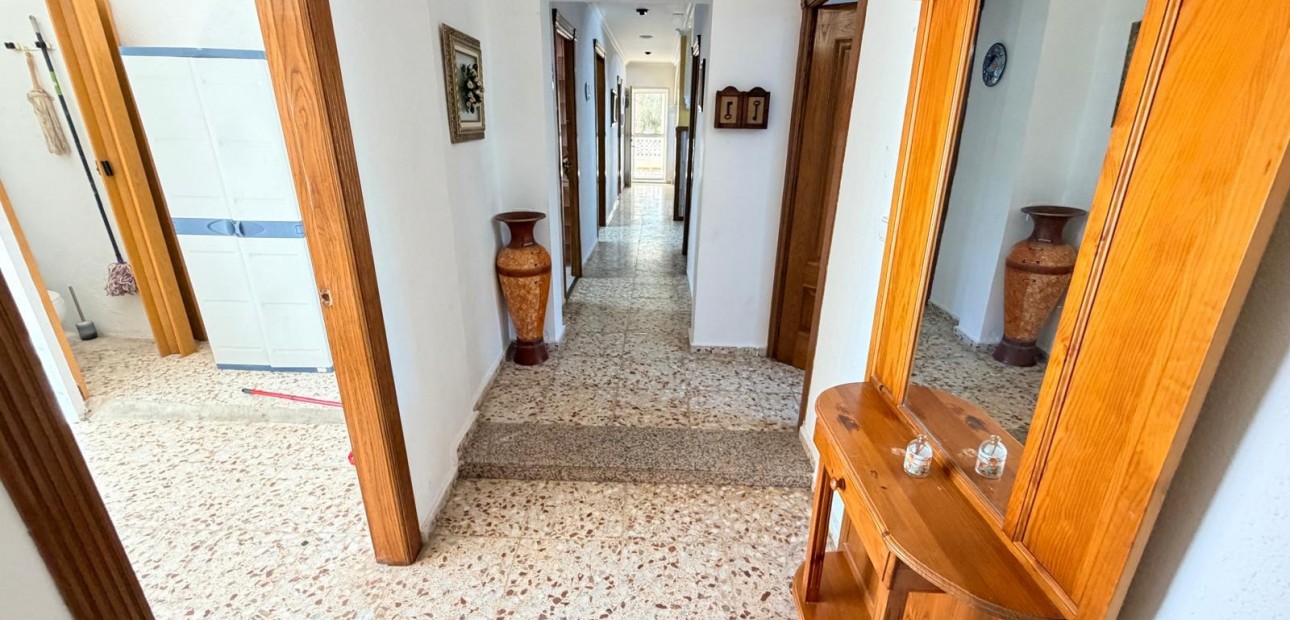 Sale - Detached Villa -
Crevillente