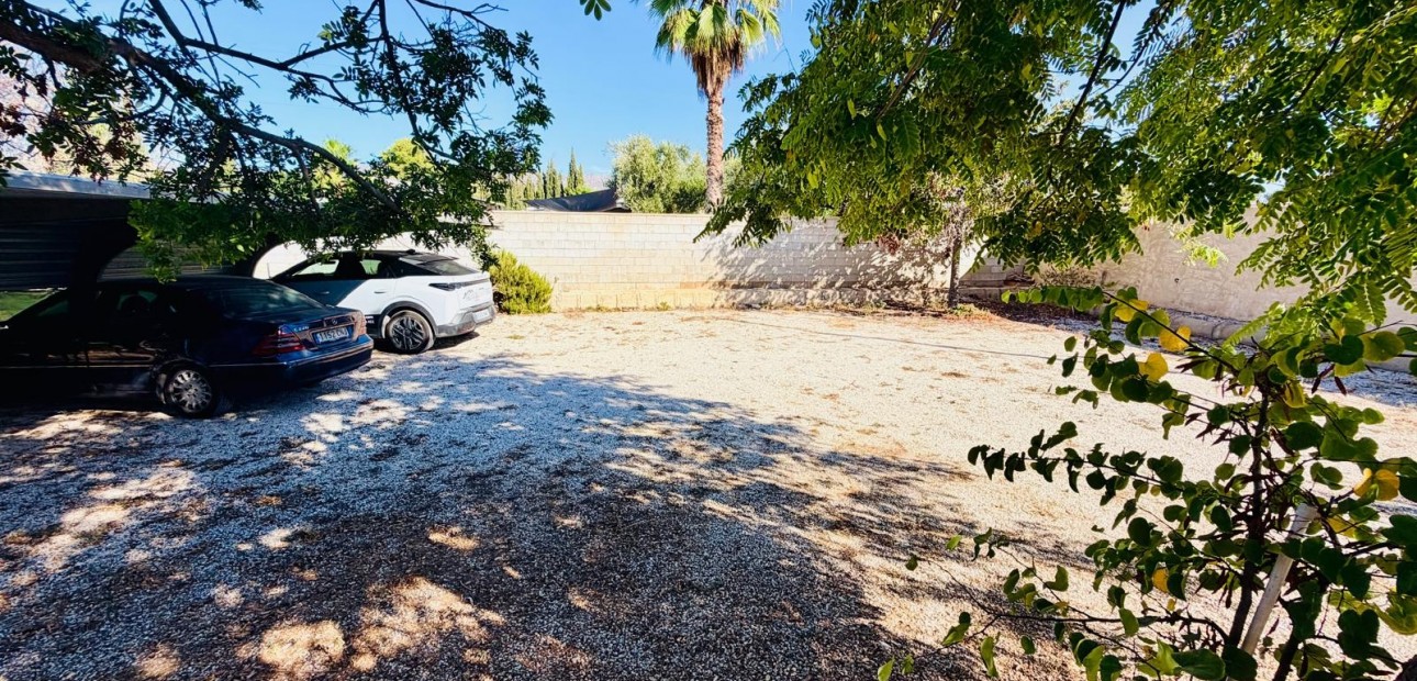 Sale - Detached Villa -
Crevillente