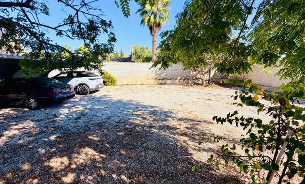 Sale - Detached Villa -
Crevillente