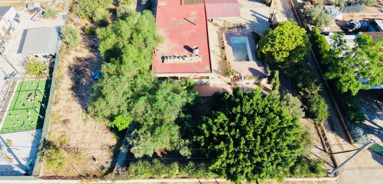 Sale - Detached Villa -
Crevillente