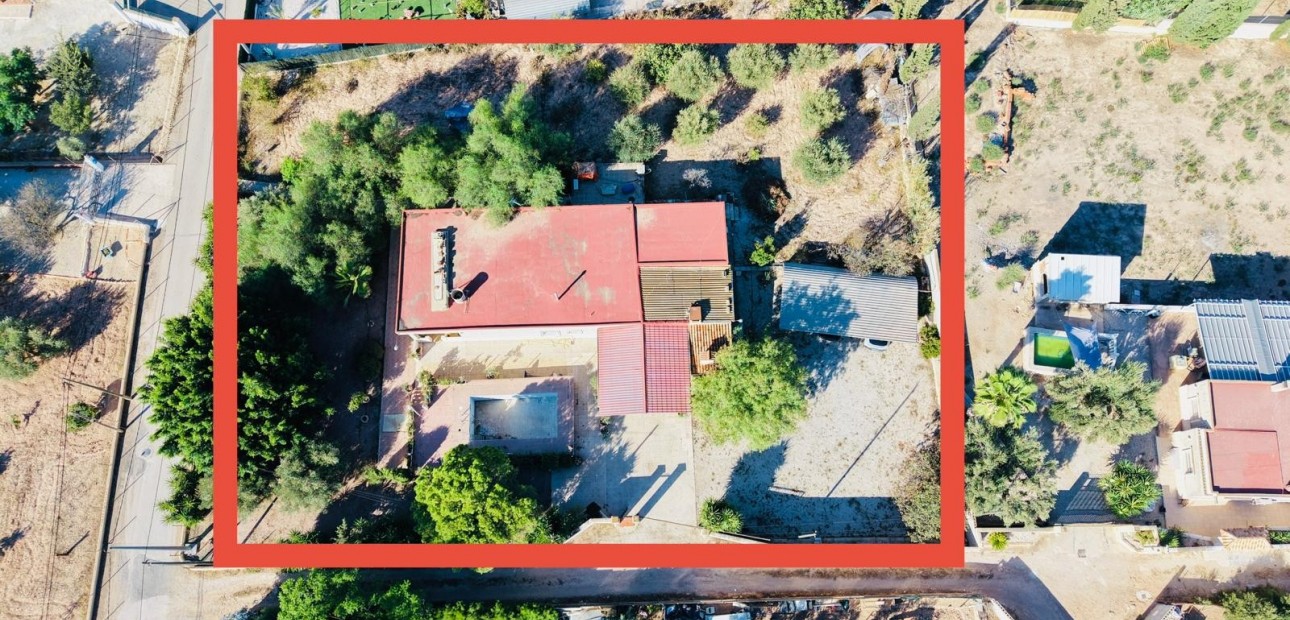Sale - Detached Villa -
Crevillente