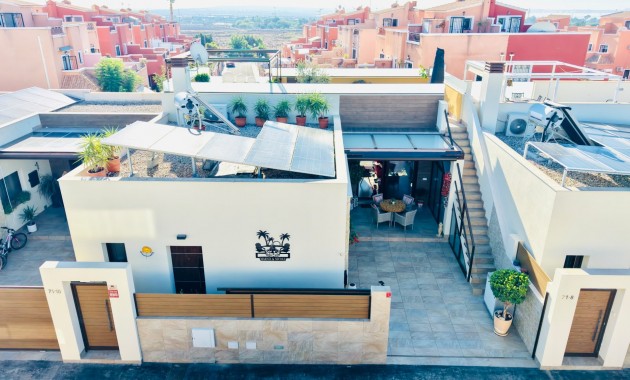 Venta - Semi Detached Villa -
Los Montesinos - La Herada