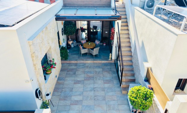 Venta - Semi Detached Villa -
Los Montesinos - La Herada