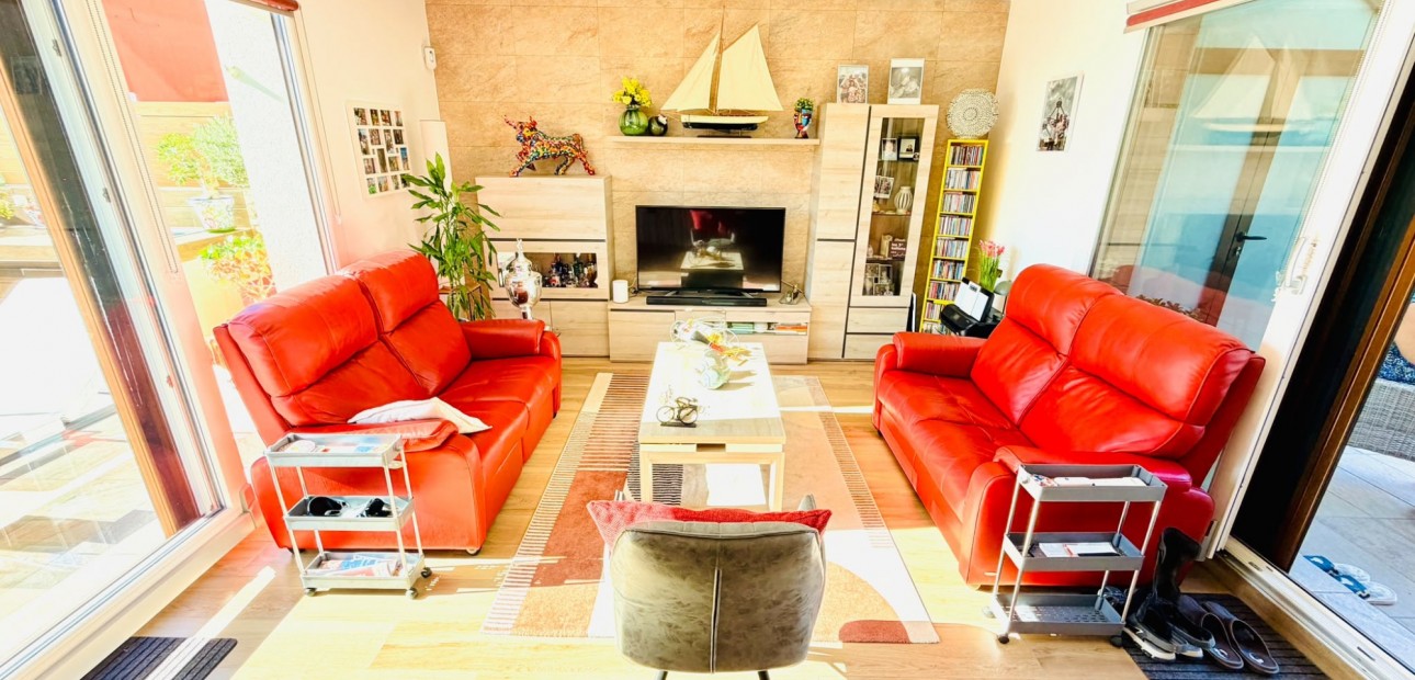 Venta - Semi Detached Villa -
Los Montesinos - La Herada