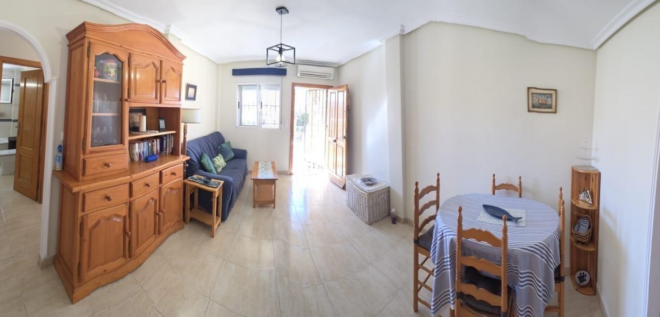 Venta - Bungalow -
Torrevieja - Centro