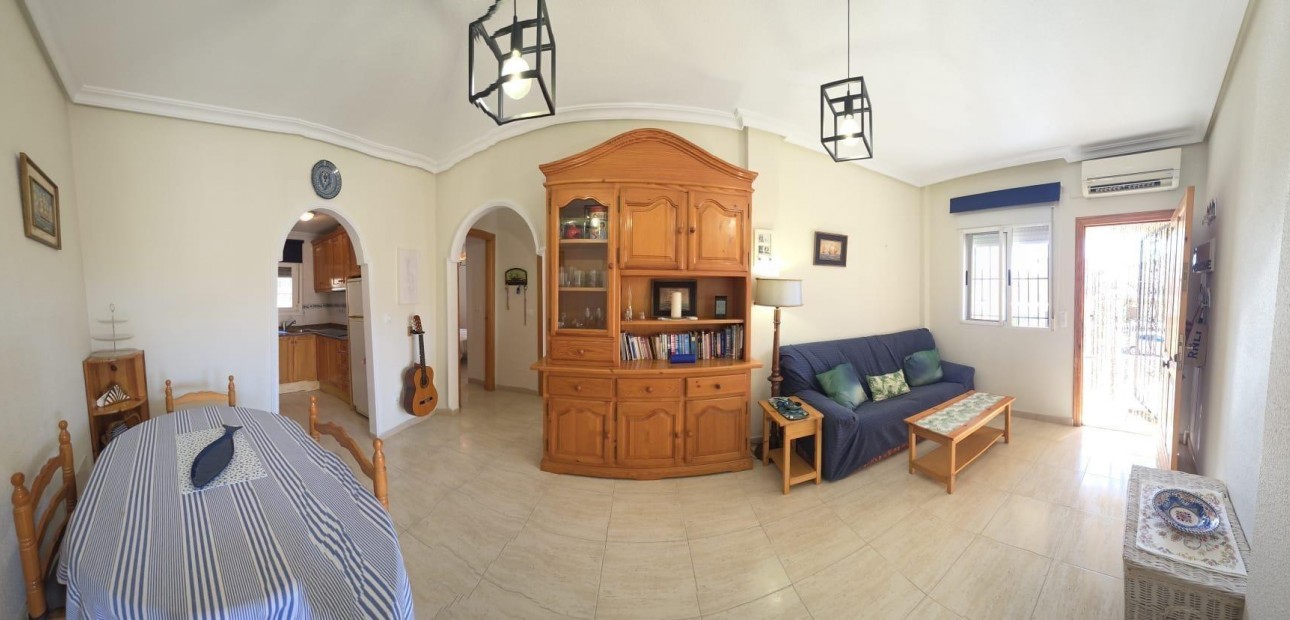 Venta - Bungalow -
Torrevieja - Centro