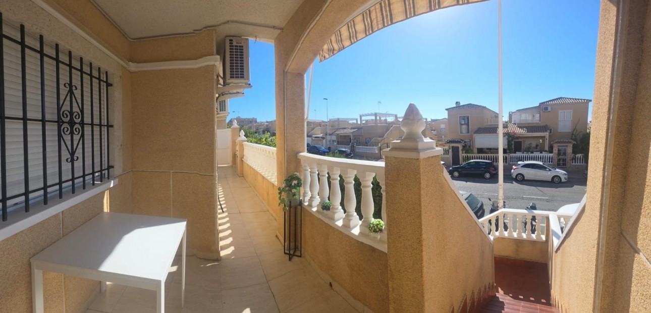 Venta - Bungalow -
Torrevieja - Centro