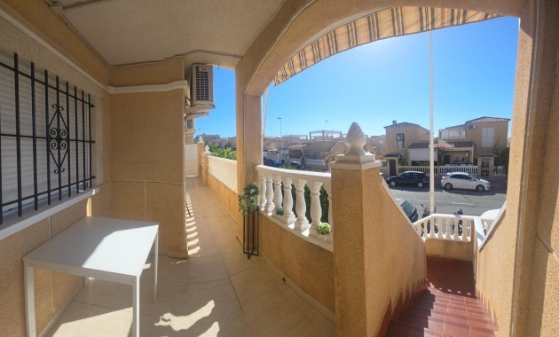 Venta - Bungalow -
Torrevieja - Centro