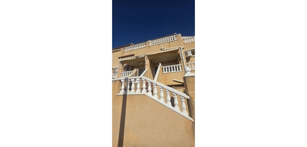 Venta - Bungalow -
Torrevieja - Centro