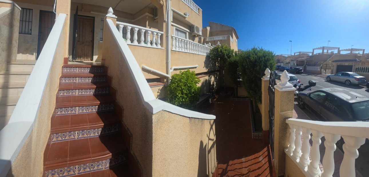 Venta - Bungalow -
Torrevieja - Centro