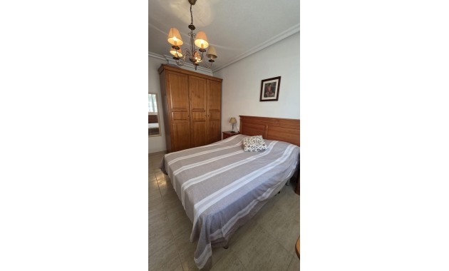 Venta - Bungalow -
Torrevieja - Centro