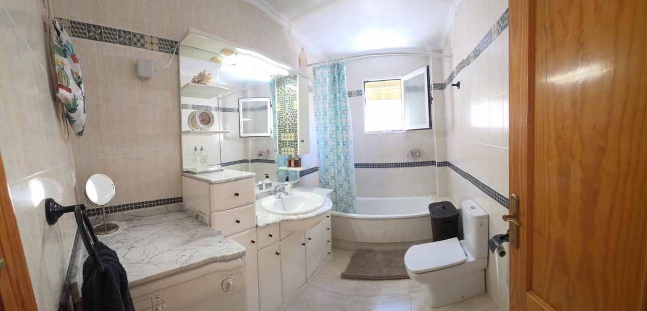 Venta - Bungalow -
Torrevieja - Centro