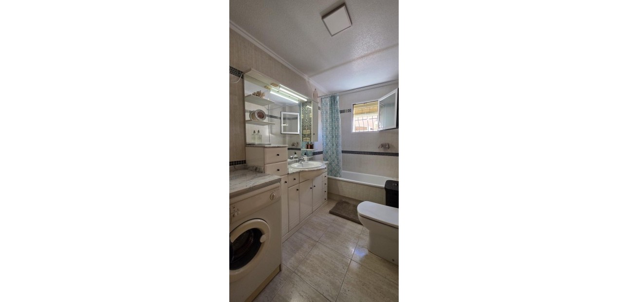 Venta - Bungalow -
Torrevieja - Centro