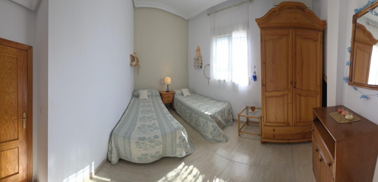 Venta - Bungalow -
Torrevieja - Centro