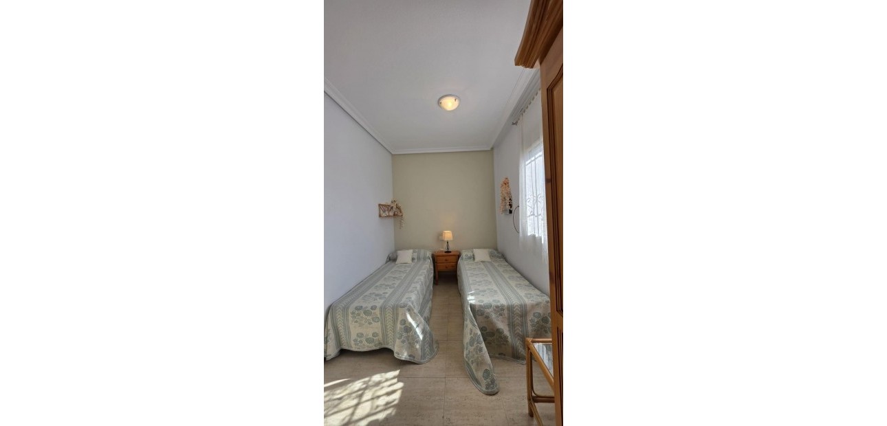 Venta - Bungalow -
Torrevieja - Centro