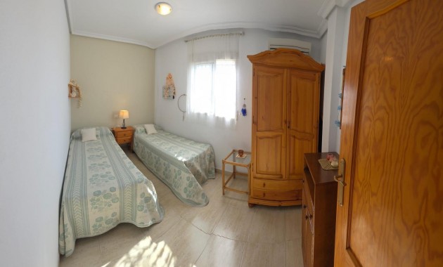 Venta - Bungalow -
Torrevieja - Centro