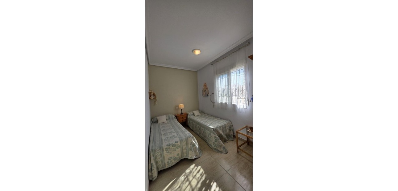 Venta - Bungalow -
Torrevieja - Centro