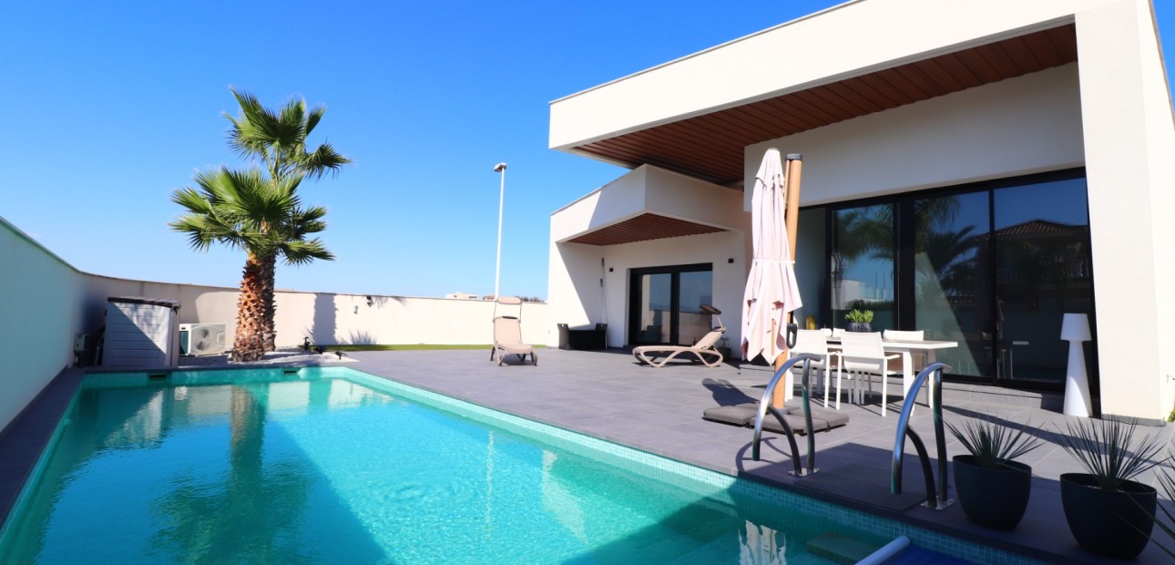 Venta - Detached Villa -
Formentera del Segura - Fincas de La Vega