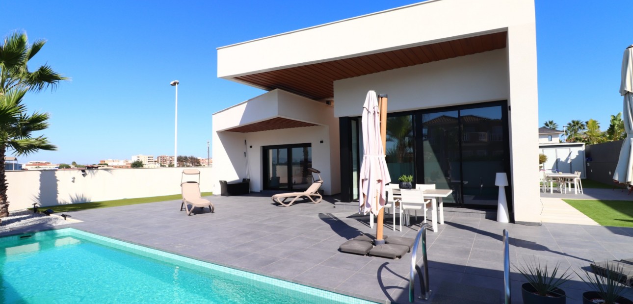 Venta - Detached Villa -
Formentera del Segura - Fincas de La Vega