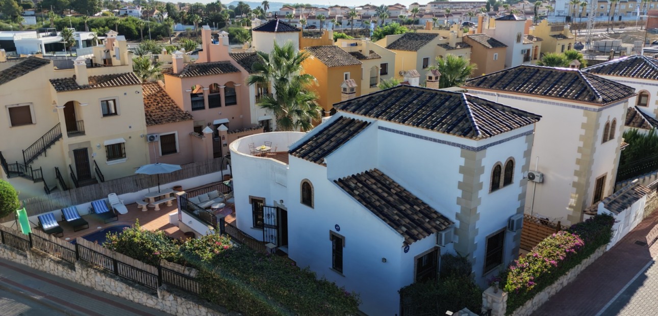 Venta - Semi Detached Villa -
Algorfa - La Finca Golf Resort
