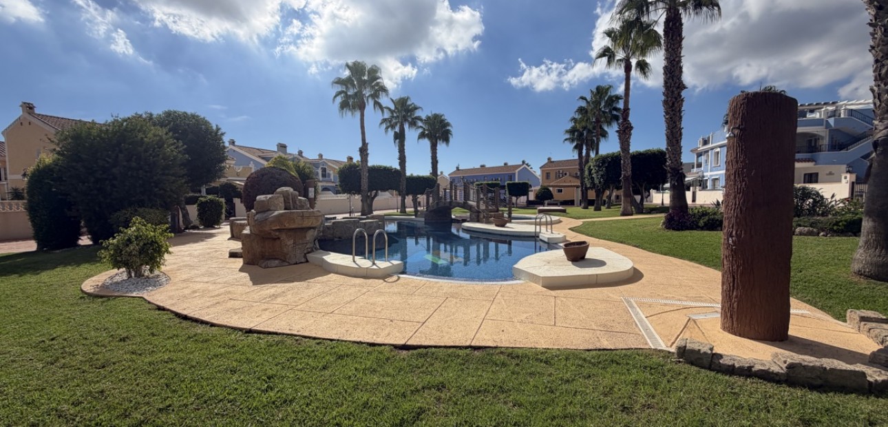 Venta - Apartamento / piso -
Orihuela Costa - Lomas de Cabo Roig