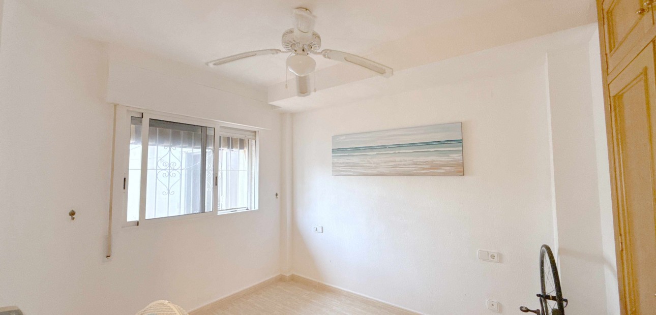 Venta - Apartamento / piso -
Orihuela Costa - Cabo Roig