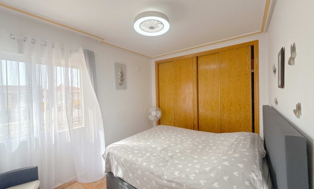 Venta - Apartamento / piso -
Orihuela Costa - La Regia