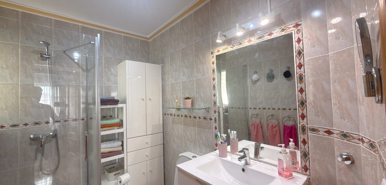 Venta - Apartamento / piso -
Orihuela Costa - La Regia