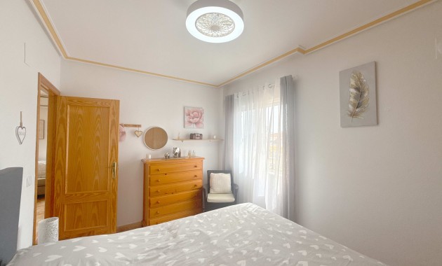 Venta - Apartamento / piso -
Orihuela Costa - La Regia