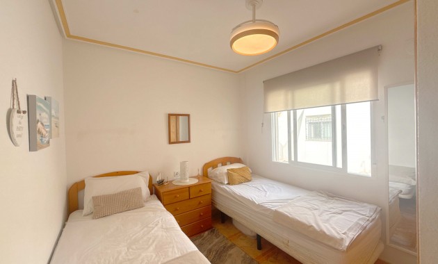 Venta - Apartamento / piso -
Orihuela Costa - La Regia