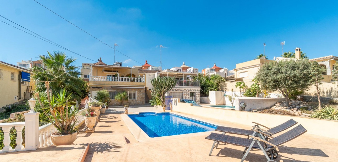 Venta - Villa -
Orihuela Costa - Los Balcones