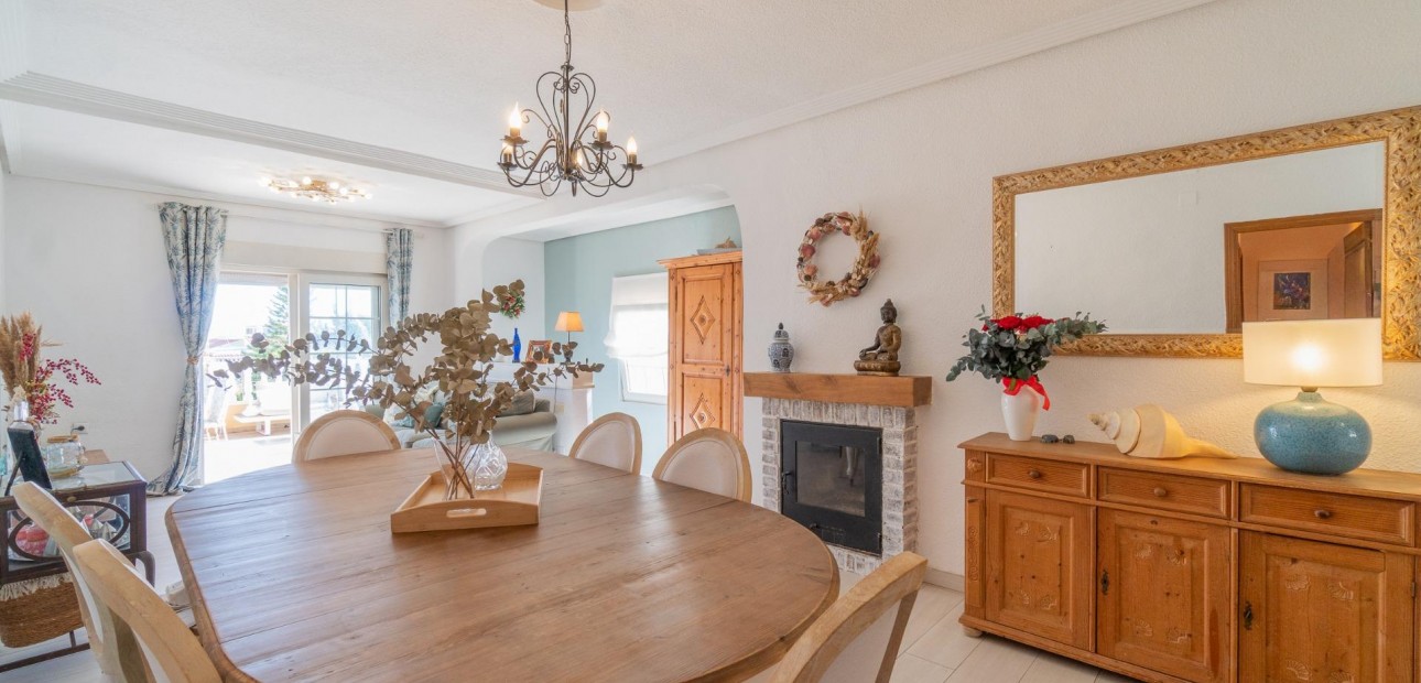 Venta - Villa -
Orihuela Costa - Los Balcones