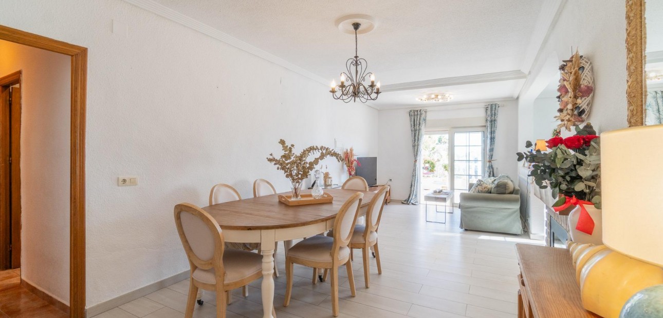 Venta - Villa -
Orihuela Costa - Los Balcones