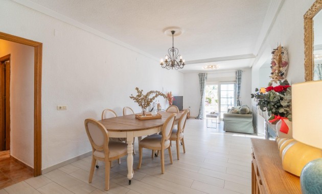 Venta - Villa -
Orihuela Costa - Los Balcones