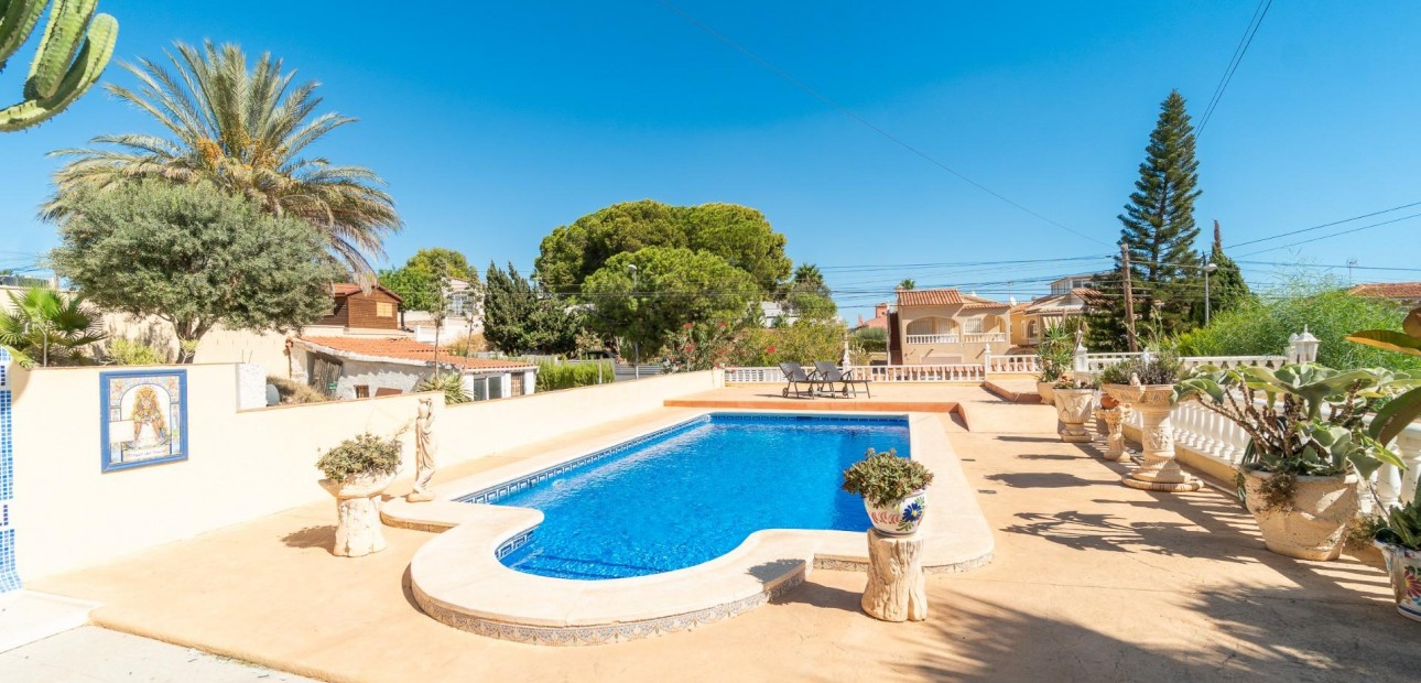 Venta - Villa -
Orihuela Costa - Los Balcones