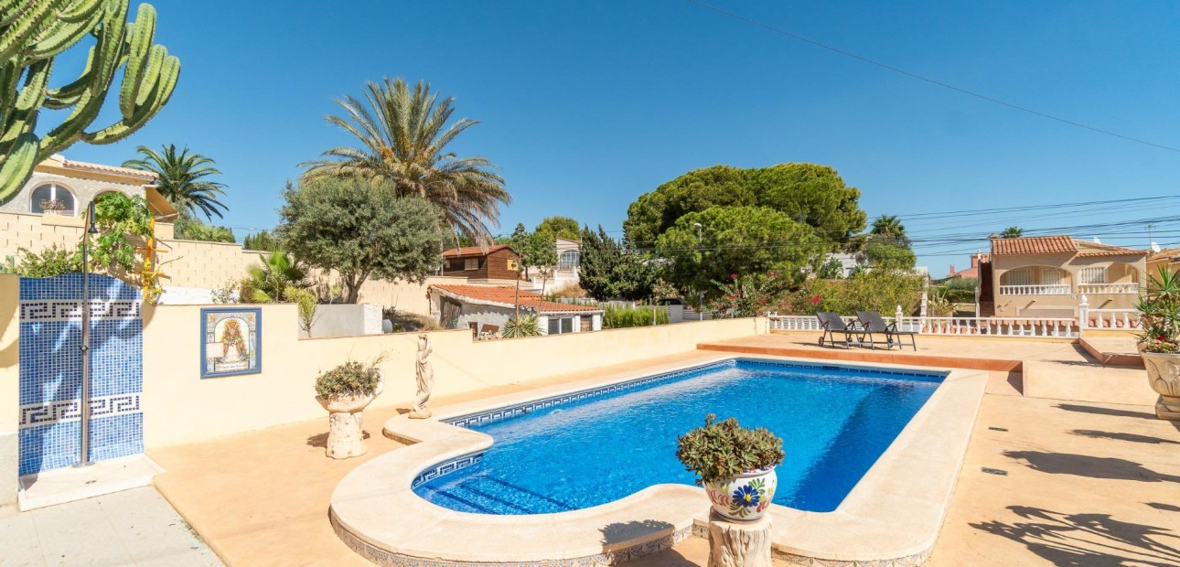 Venta - Villa -
Orihuela Costa - Los Balcones