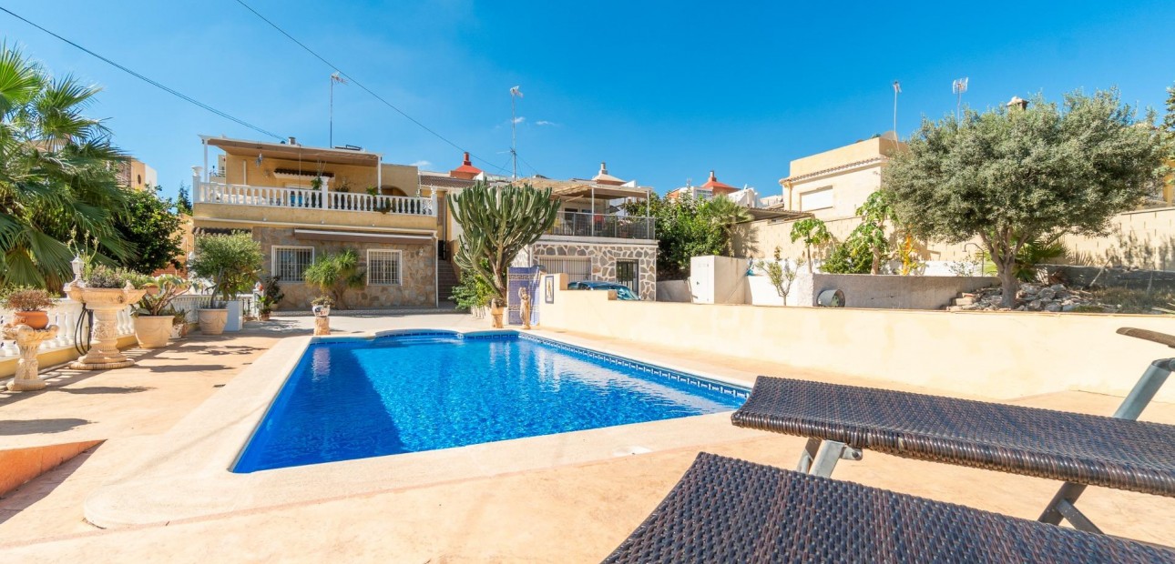 Venta - Villa -
Orihuela Costa - Los Balcones
