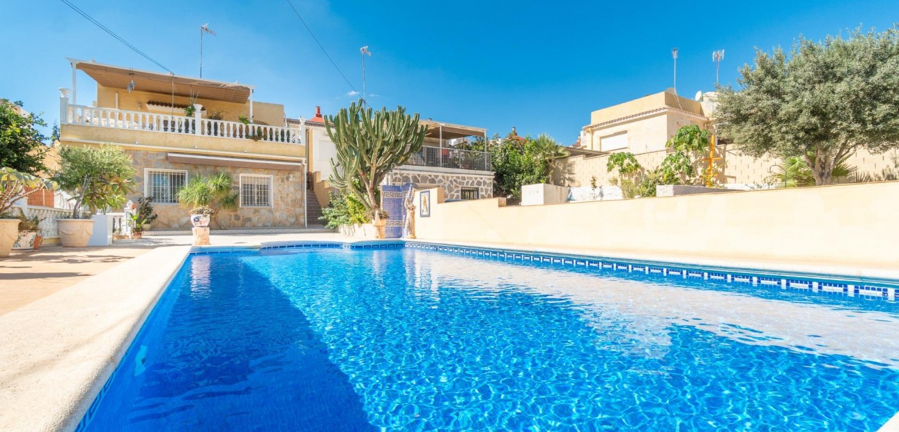Venta - Villa -
Orihuela Costa - Los Balcones