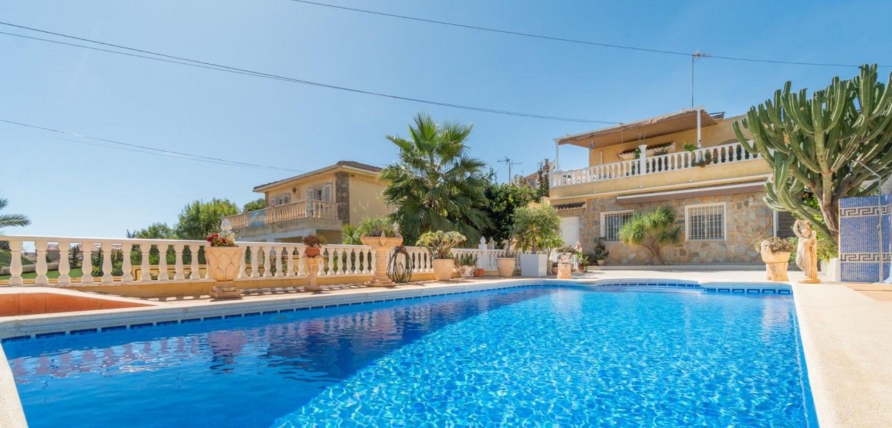 Venta - Villa -
Orihuela Costa - Los Balcones