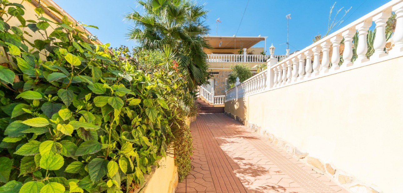 Venta - Villa -
Orihuela Costa - Los Balcones