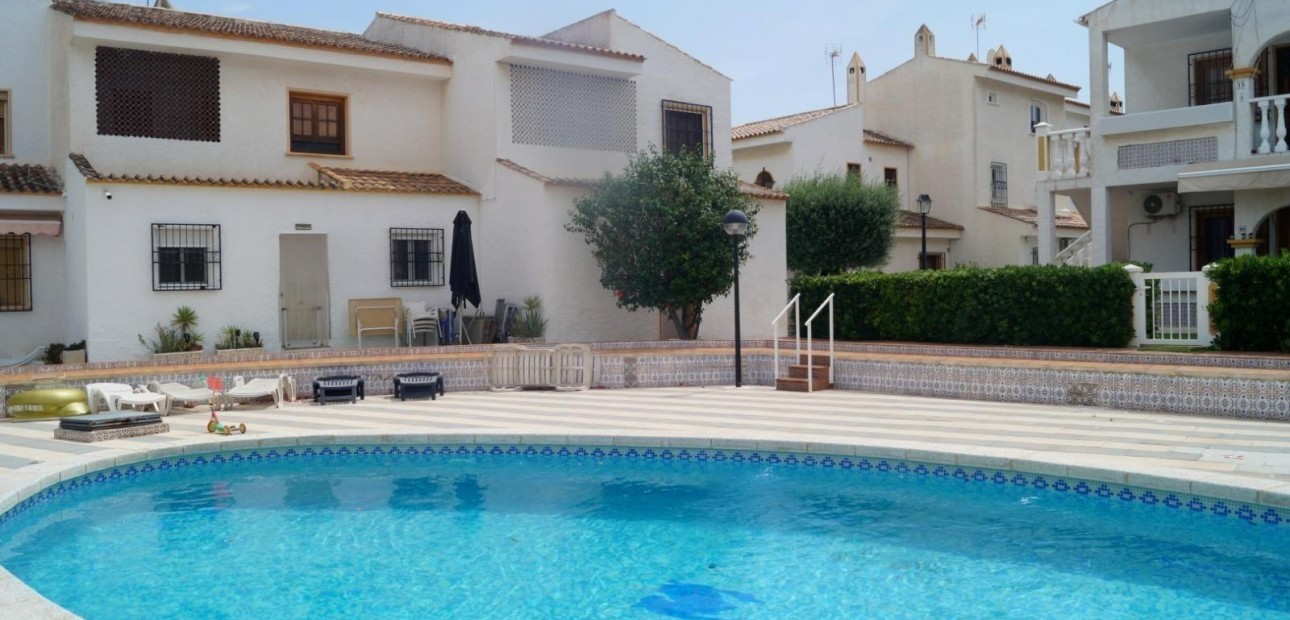 Venta - Bungalow -
Orihuela Costa - Rocio del Mar