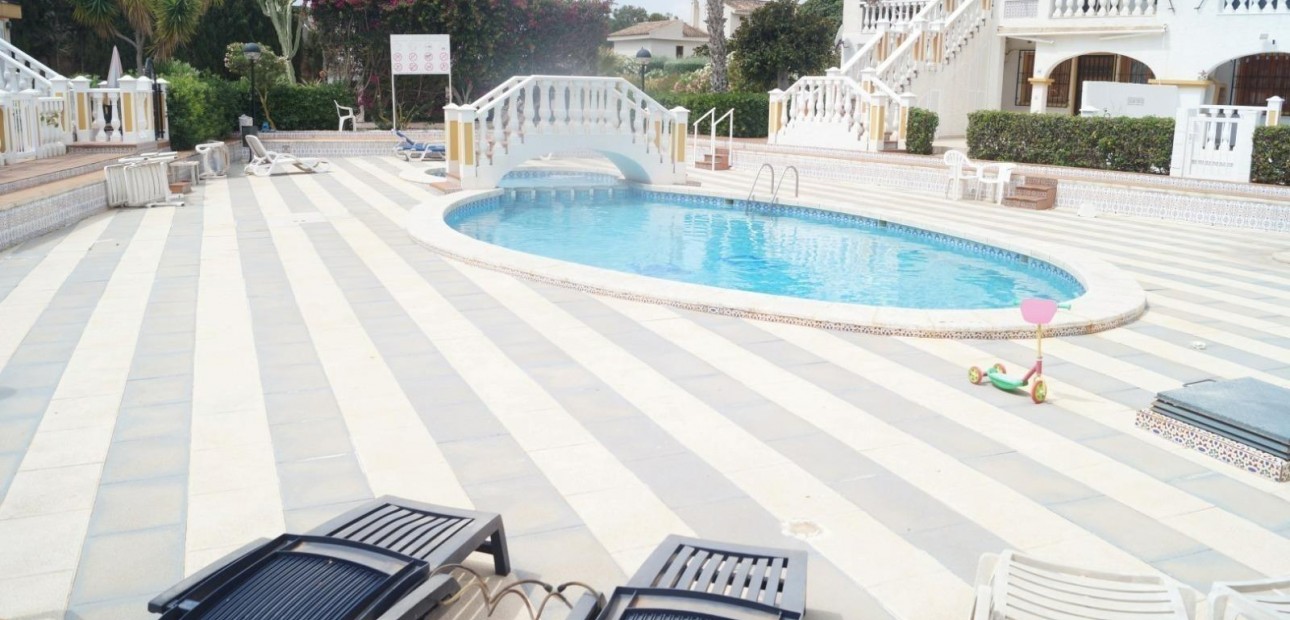 Venta - Bungalow -
Orihuela Costa - Rocio del Mar