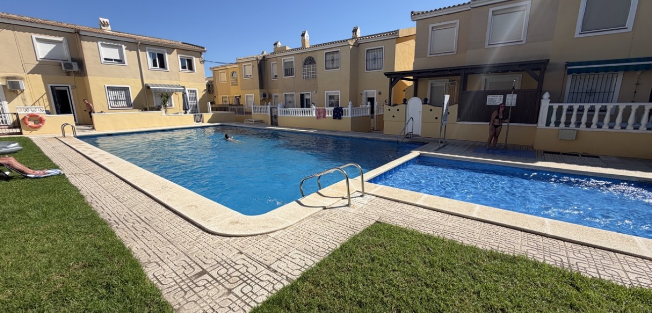 Venta - Apartamento / piso -
Orihuela Costa - Villamartin