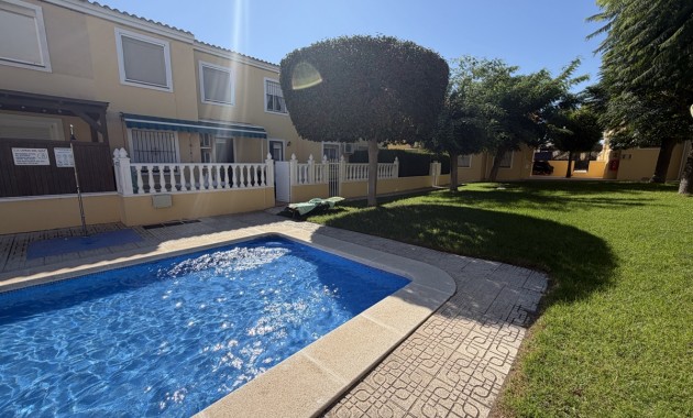 Venta - Apartamento / piso -
Orihuela Costa - Villamartin