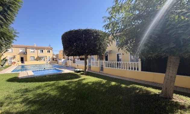 Venta - Apartamento / piso -
Orihuela Costa - Villamartin